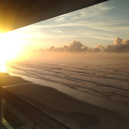 Apartamento Frente Mar Pe Na Areia Praia Grande  Exterior foto