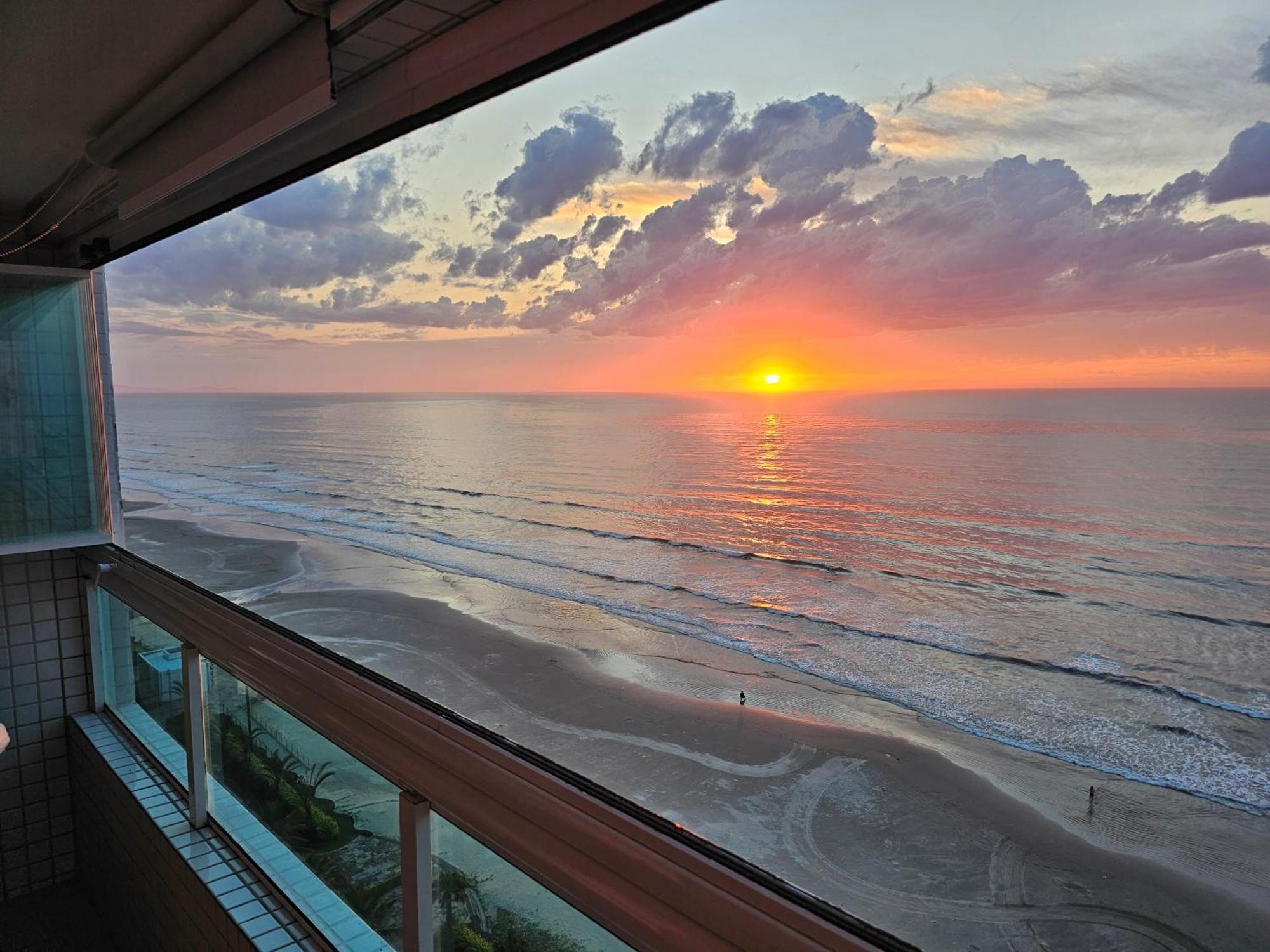 Apartamento Frente Mar Pe Na Areia Praia Grande  Exterior foto